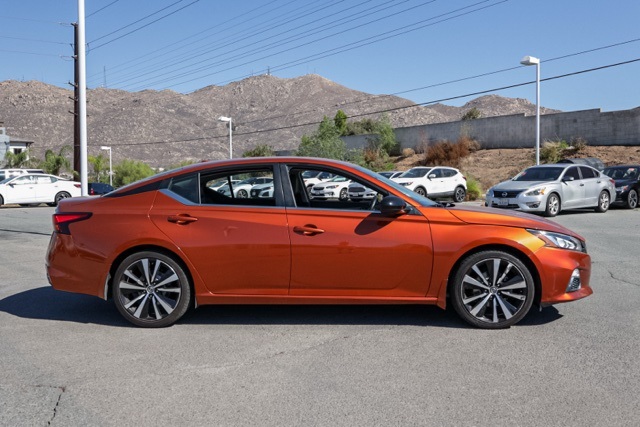 2022 Nissan Altima 2.5 SR photo 2