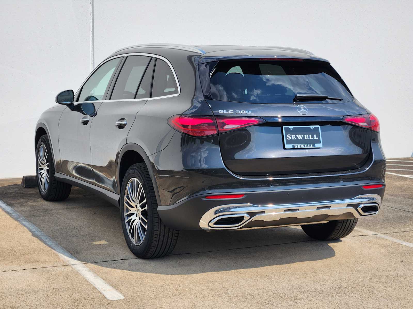 2026 Mercedes Benz GLC 300 photo 2