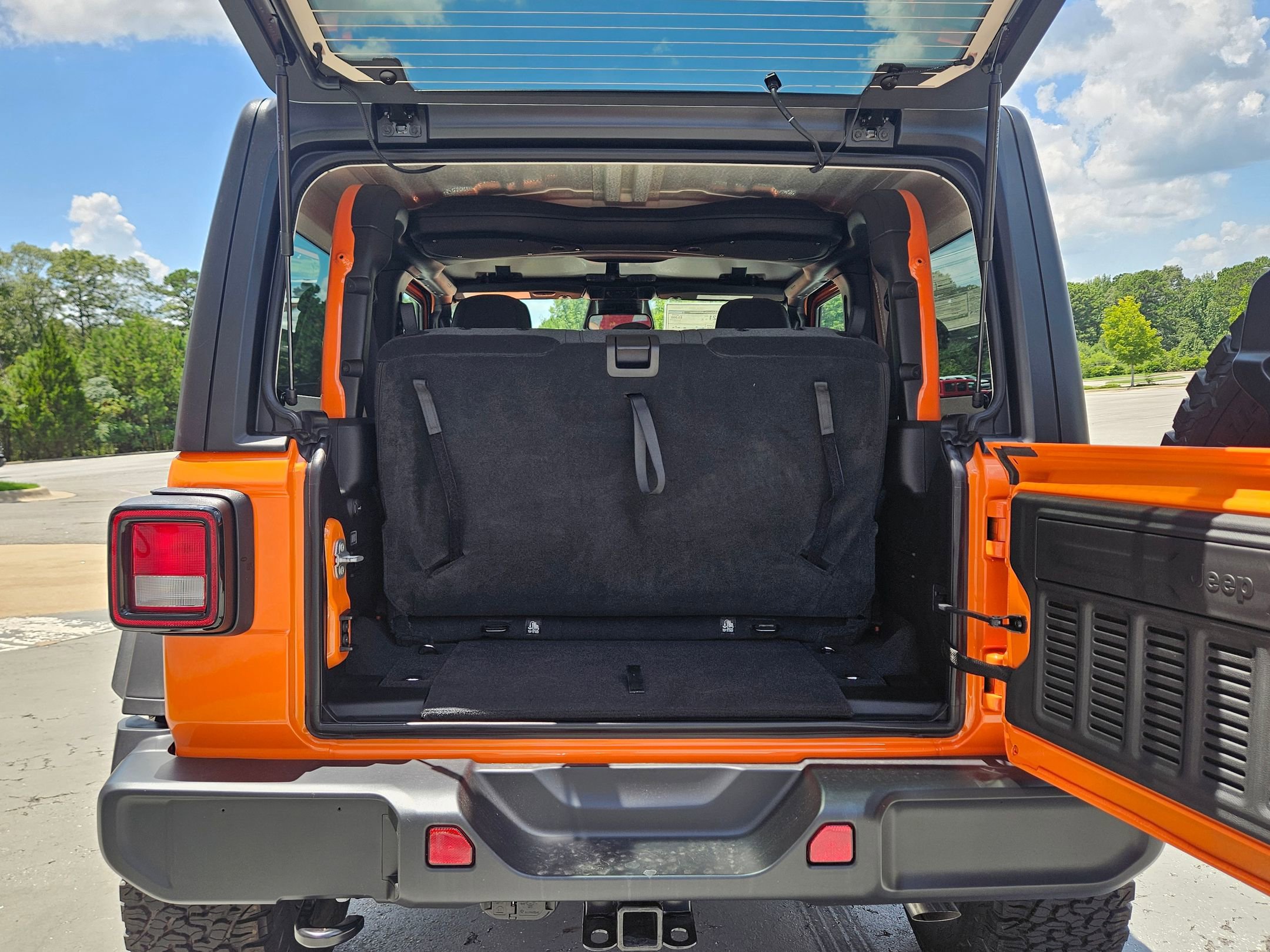 2025 Jeep Wrangler Willys photo 22