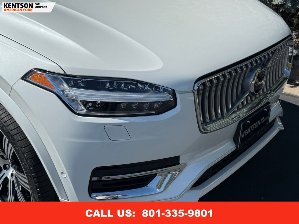2022 Volvo XC90 Recharge T8 Inscription photo 13