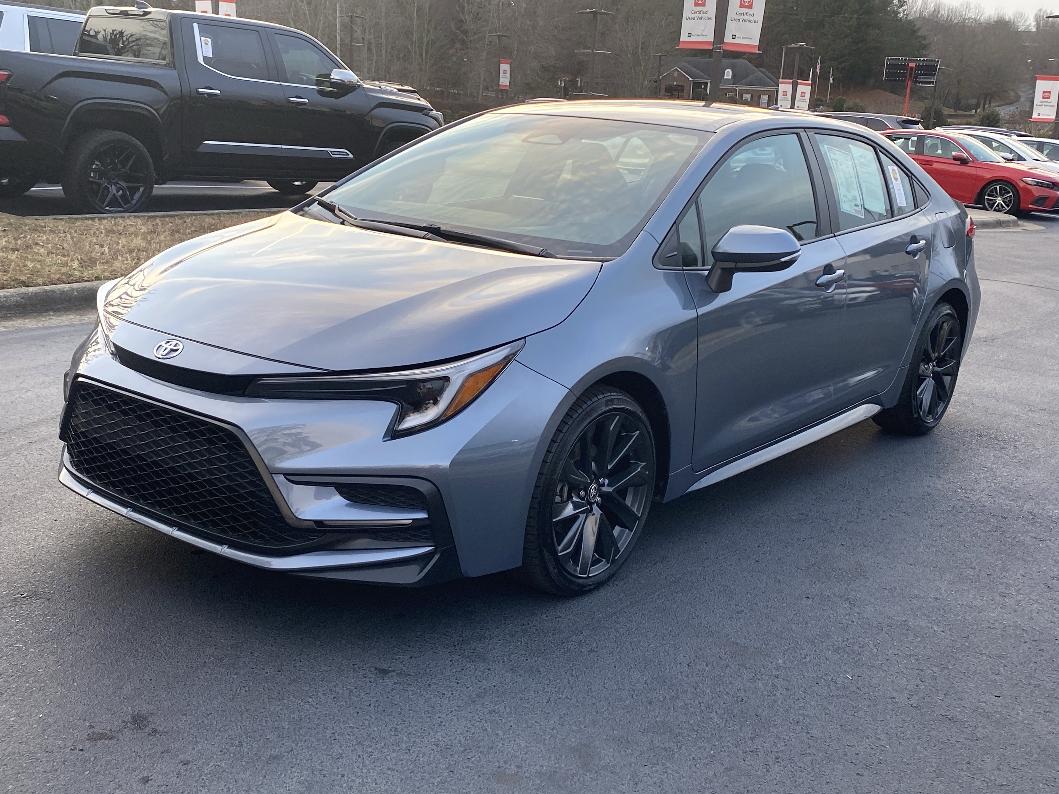 2025 Toyota Corolla SE's photo