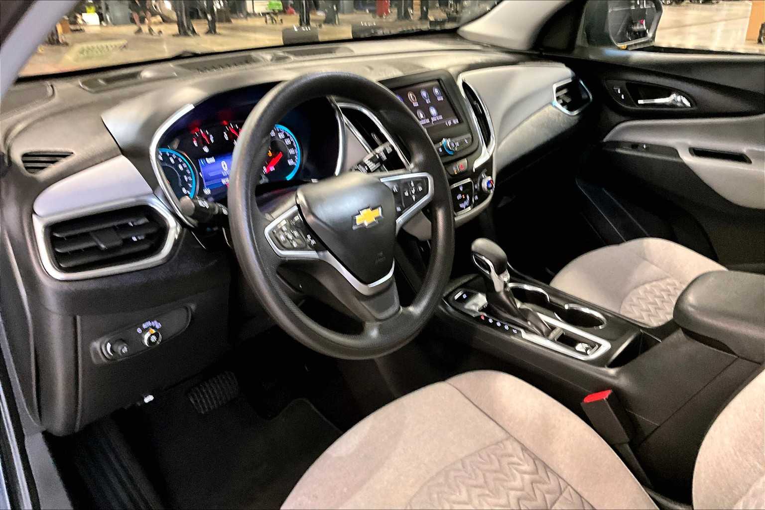 2022 Chevrolet Equinox LS photo 8