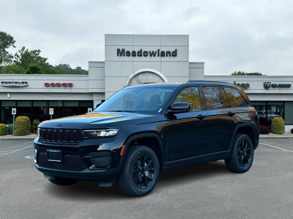 2025 Jeep Grand Cherokee Altitude's photo