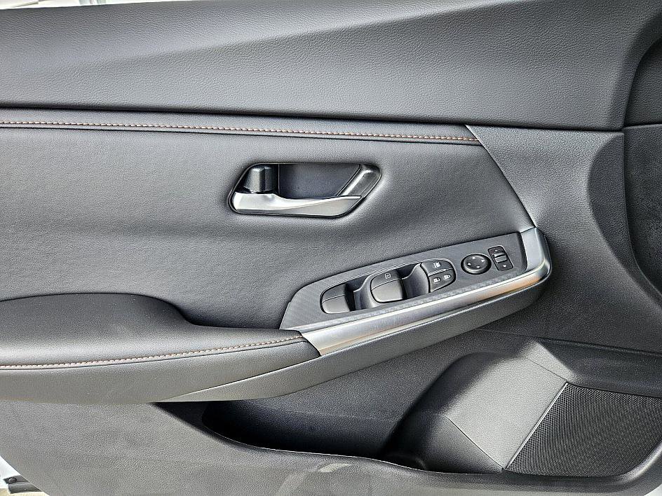 2025 Nissan Sentra SR photo 29