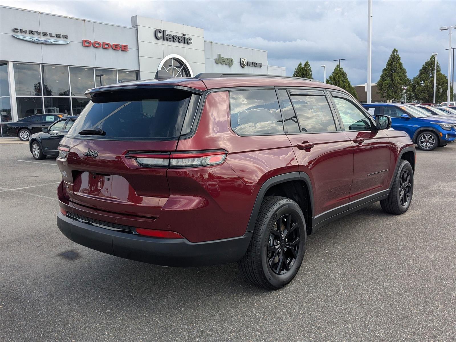2025 Jeep Grand Cherokee Altitude X photo 3