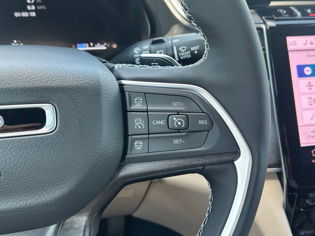 2025 Jeep Grand Cherokee Limited photo 33