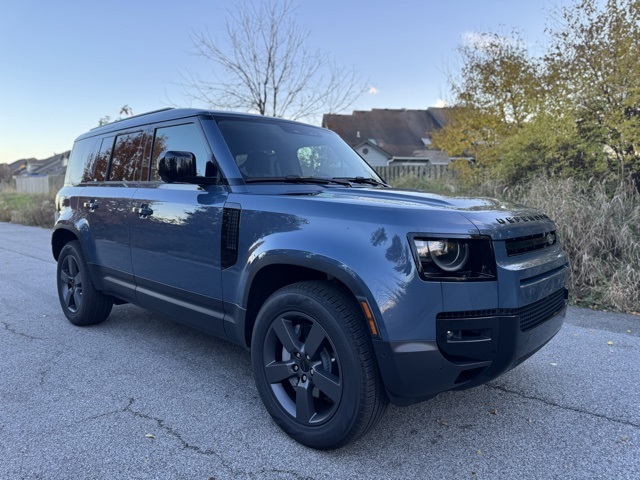 2026 Land Rover Defender 110 S photo 4