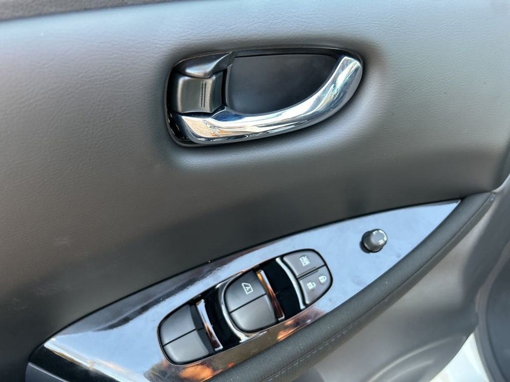 2025 Nissan Leaf SV Plus photo 12