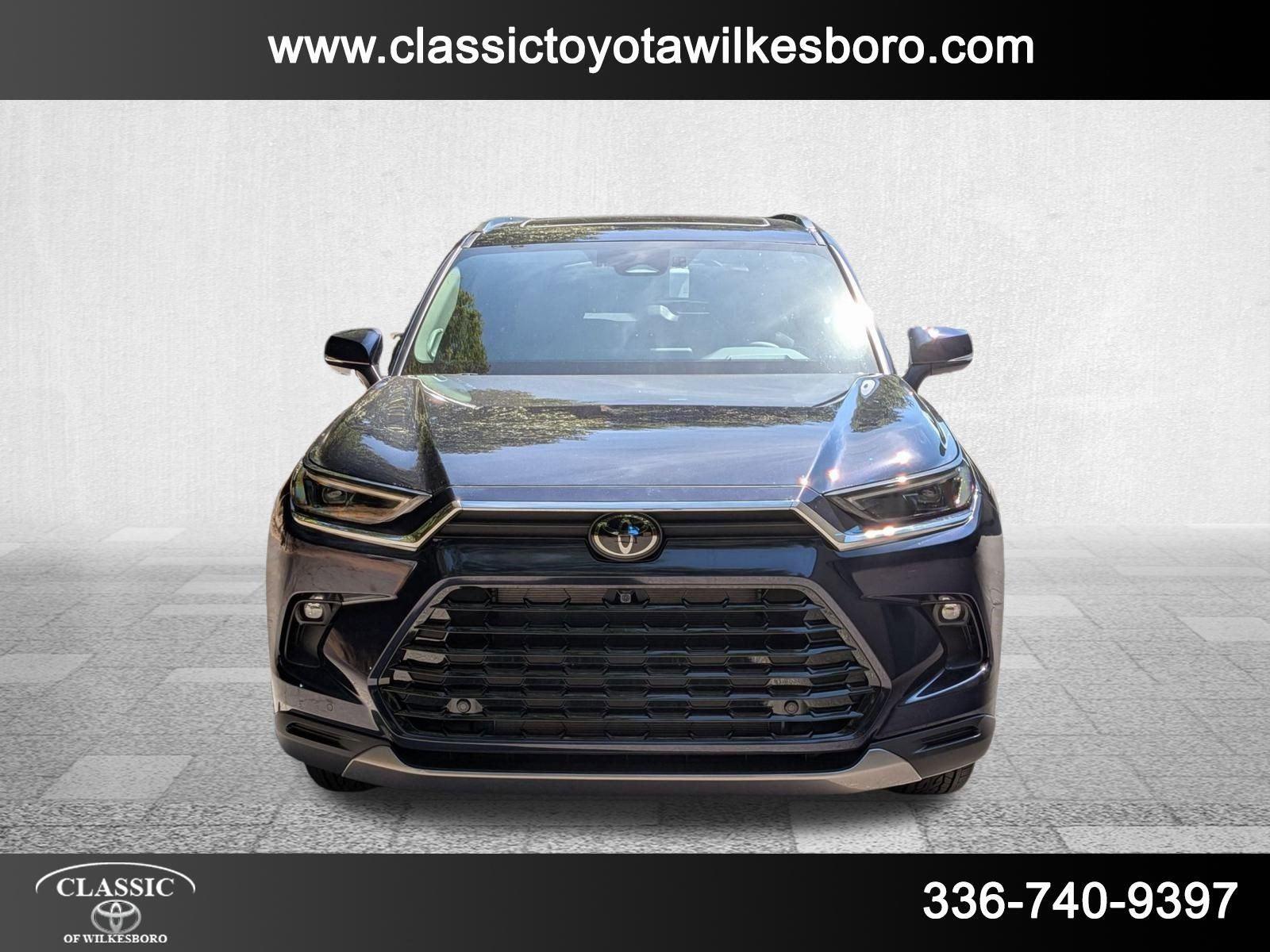 2026 Toyota Grand Highlander Platinum AWD photo 2