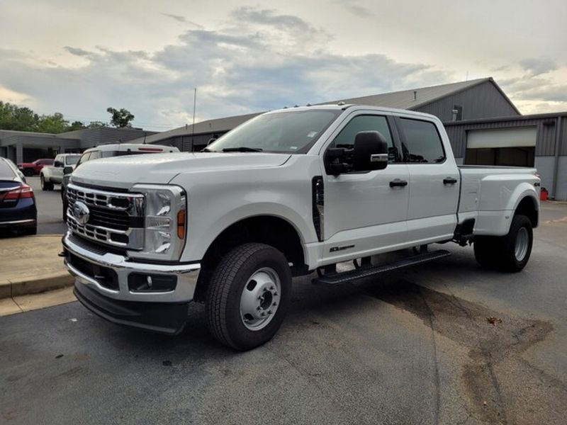 2024 Ford F-350 XLT photo 3