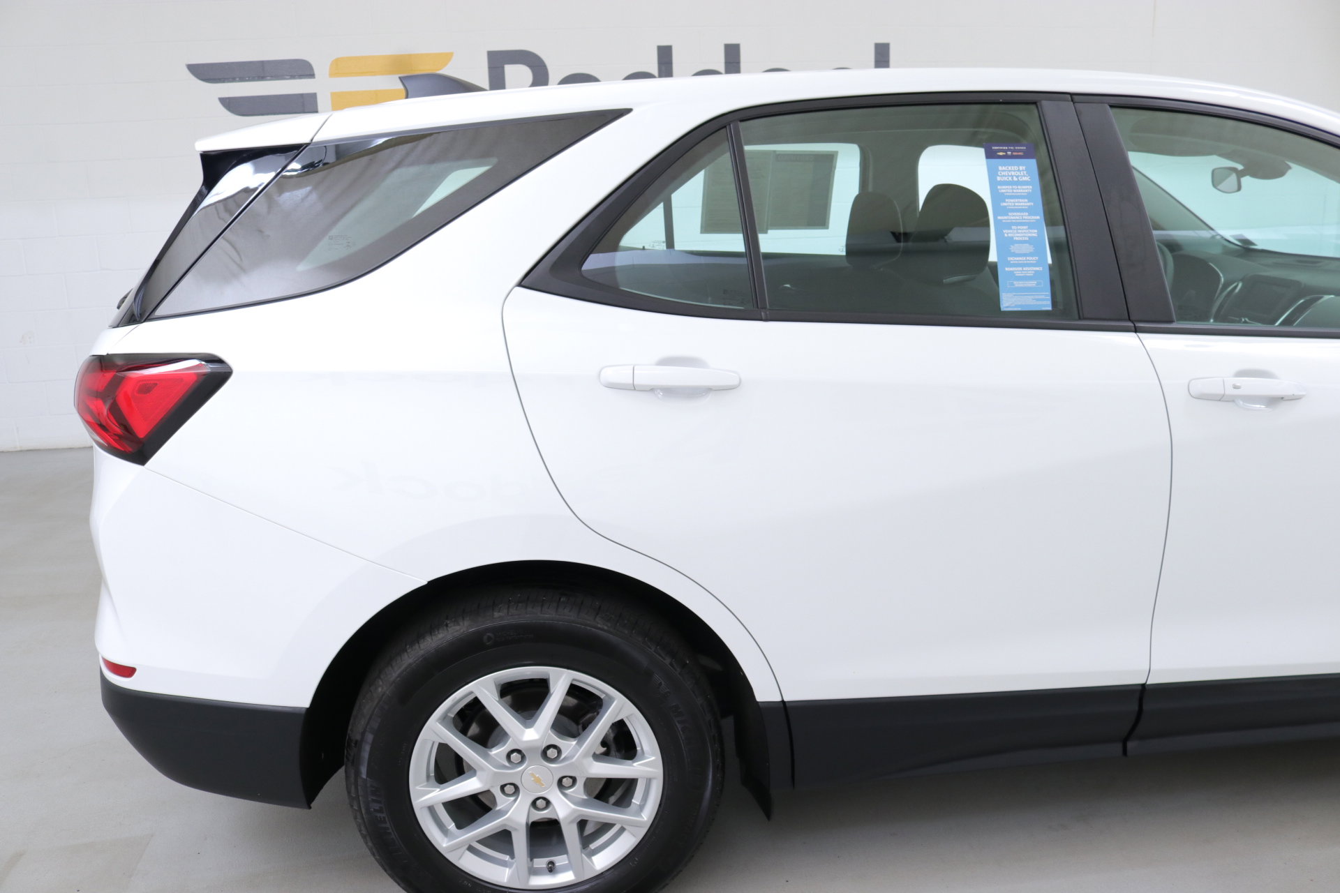 2022 Chevrolet Equinox LS photo 9