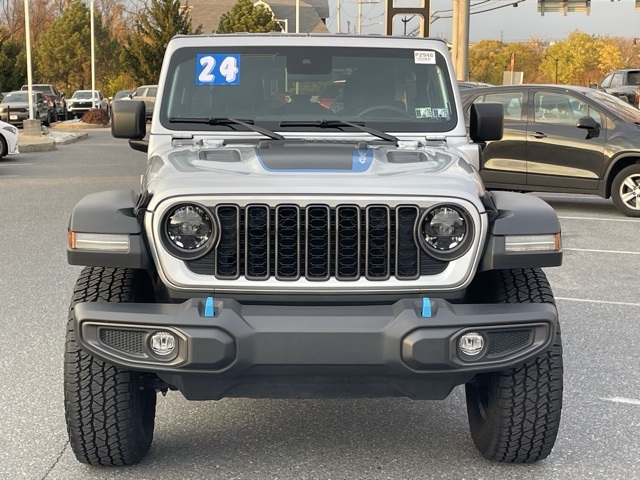 2024 Jeep Wrangler Rubicon 4xe photo 2