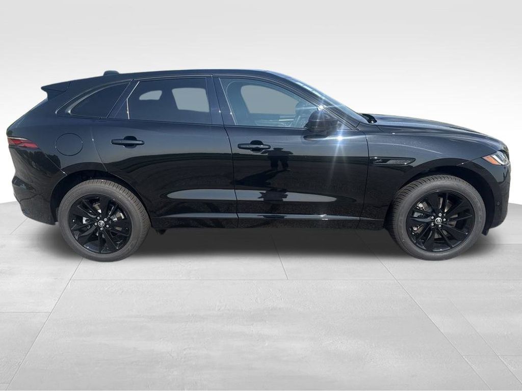 2026 Jaguar F-PACE P250 R-Dynamic S photo 11