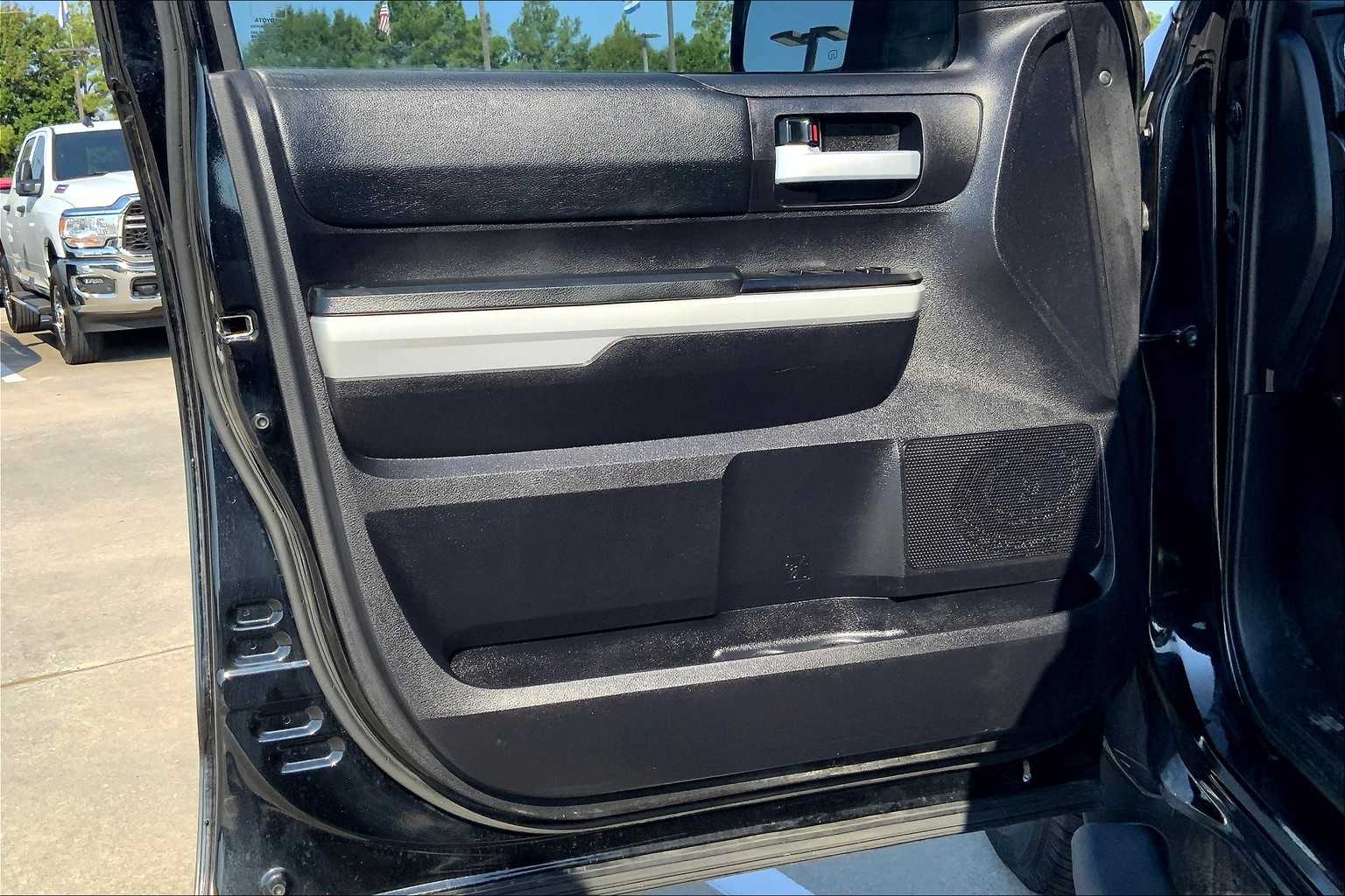 2020 Toyota Tundra SR5 Grade photo 18