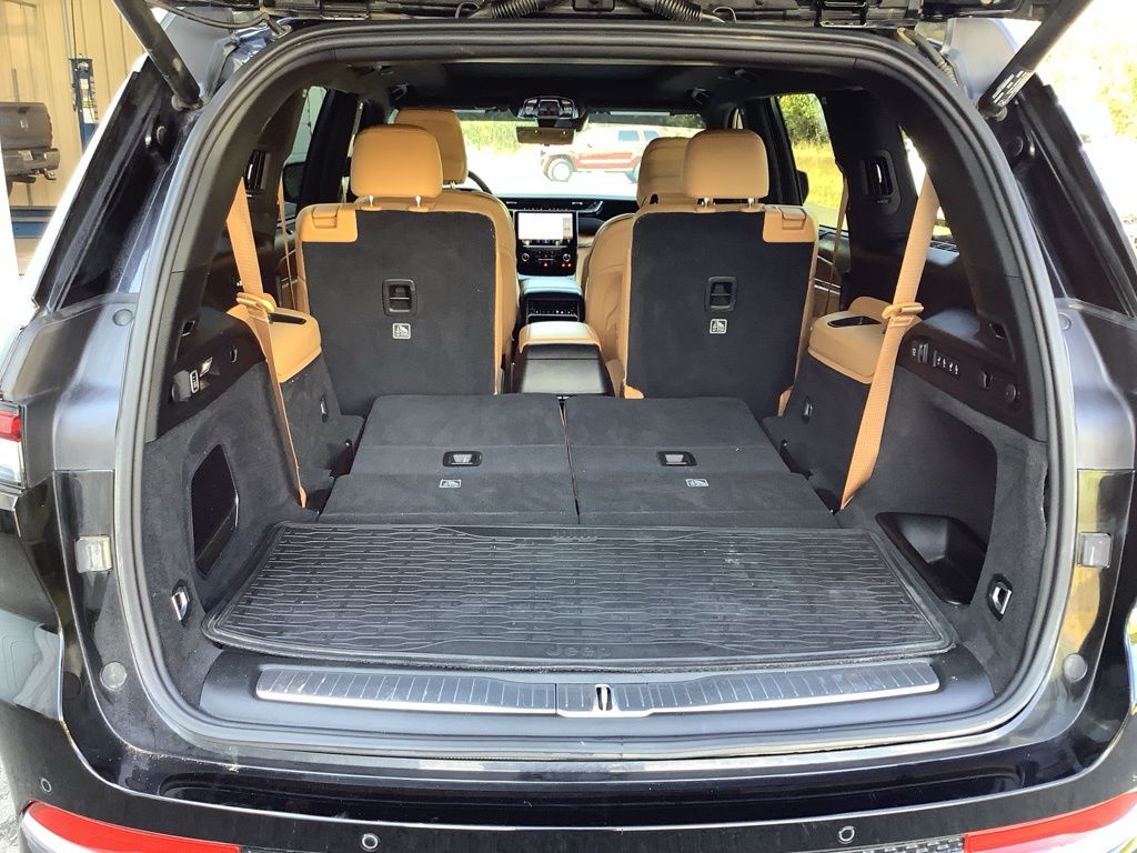 2023 Jeep Grand Cherokee L Summit photo 32