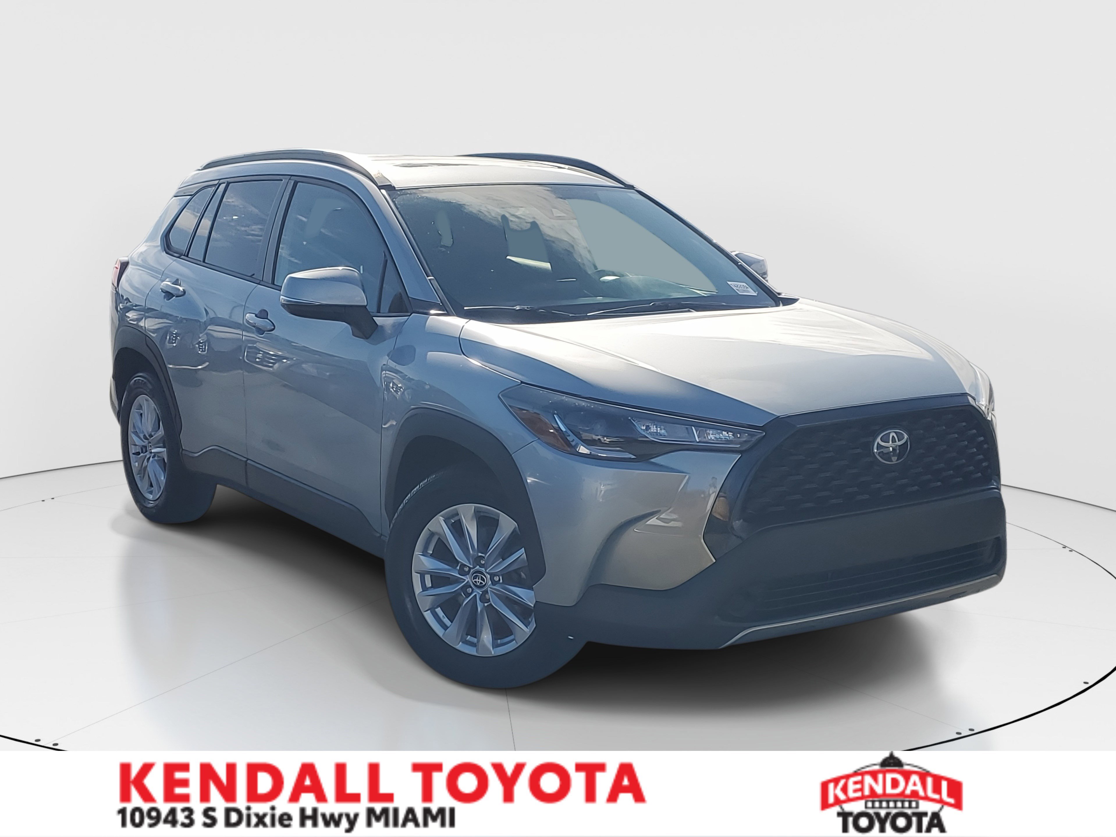 2022 Toyota Corolla Cross LE's photo