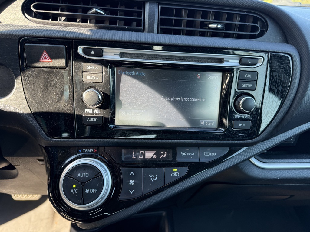 2015 Toyota Prius C Two photo 14