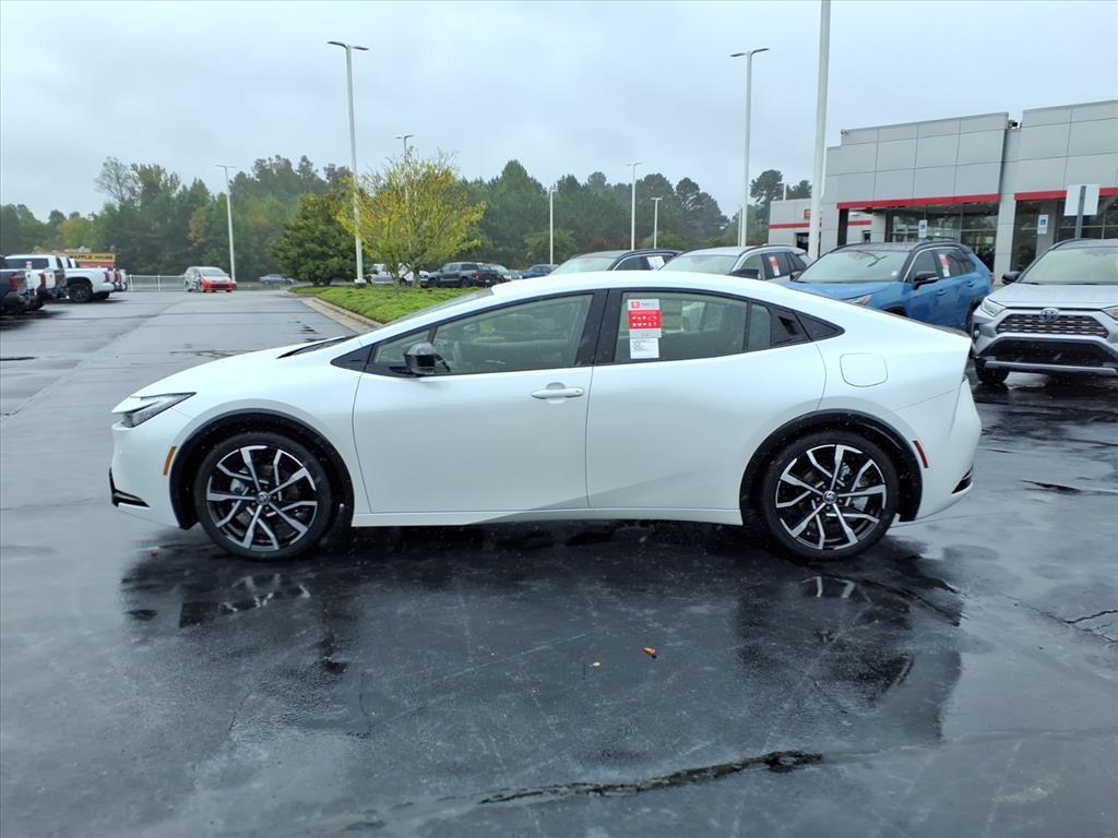 2026 Toyota Prius Plug-in Hybrid XSE photo 2