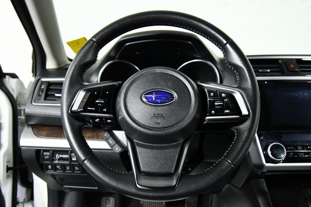 2019 Subaru Outback 2.5i photo 2