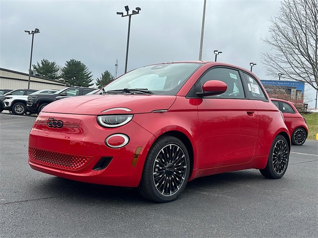 2024 Fiat 500e Red photo 3