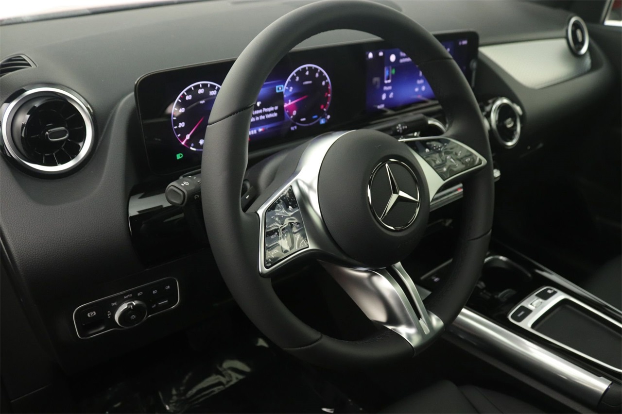2026 Mercedes Benz GLA 250 photo 2