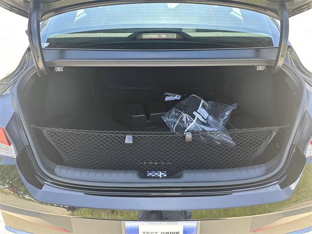 2025 Hyundai Elantra SEL Sport photo 17