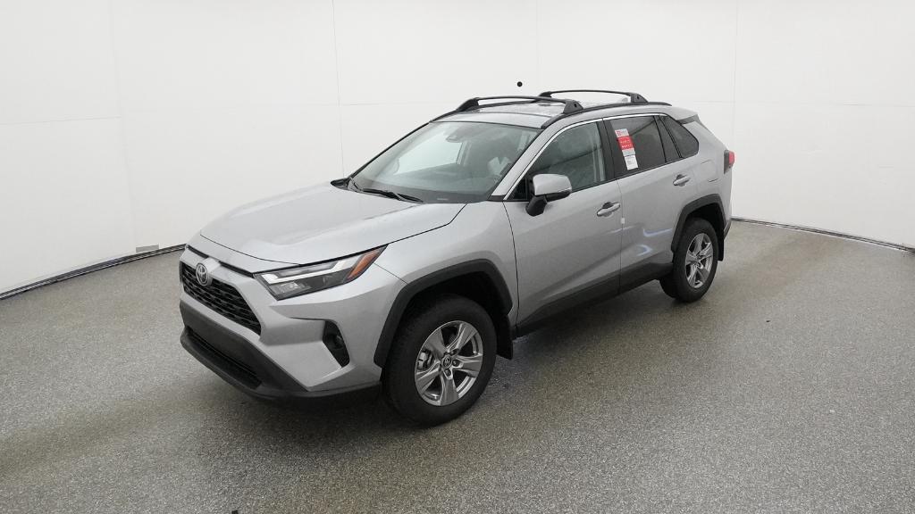 2025 Toyota RAV4 XLE's photo