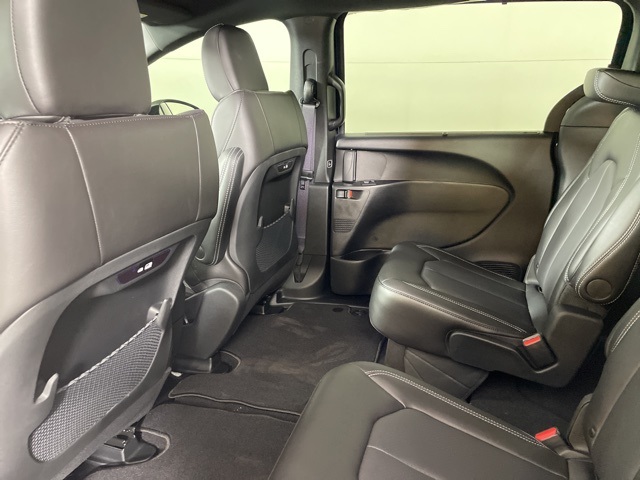 2025 Chrysler Pacifica photo 34