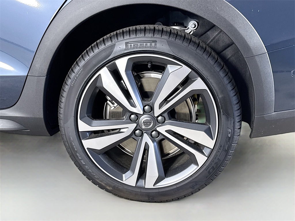 2026 Volvo V60 Cross Country B5 Plus photo 30