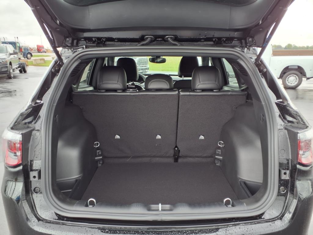 2025 Jeep Compass Latitude photo 10