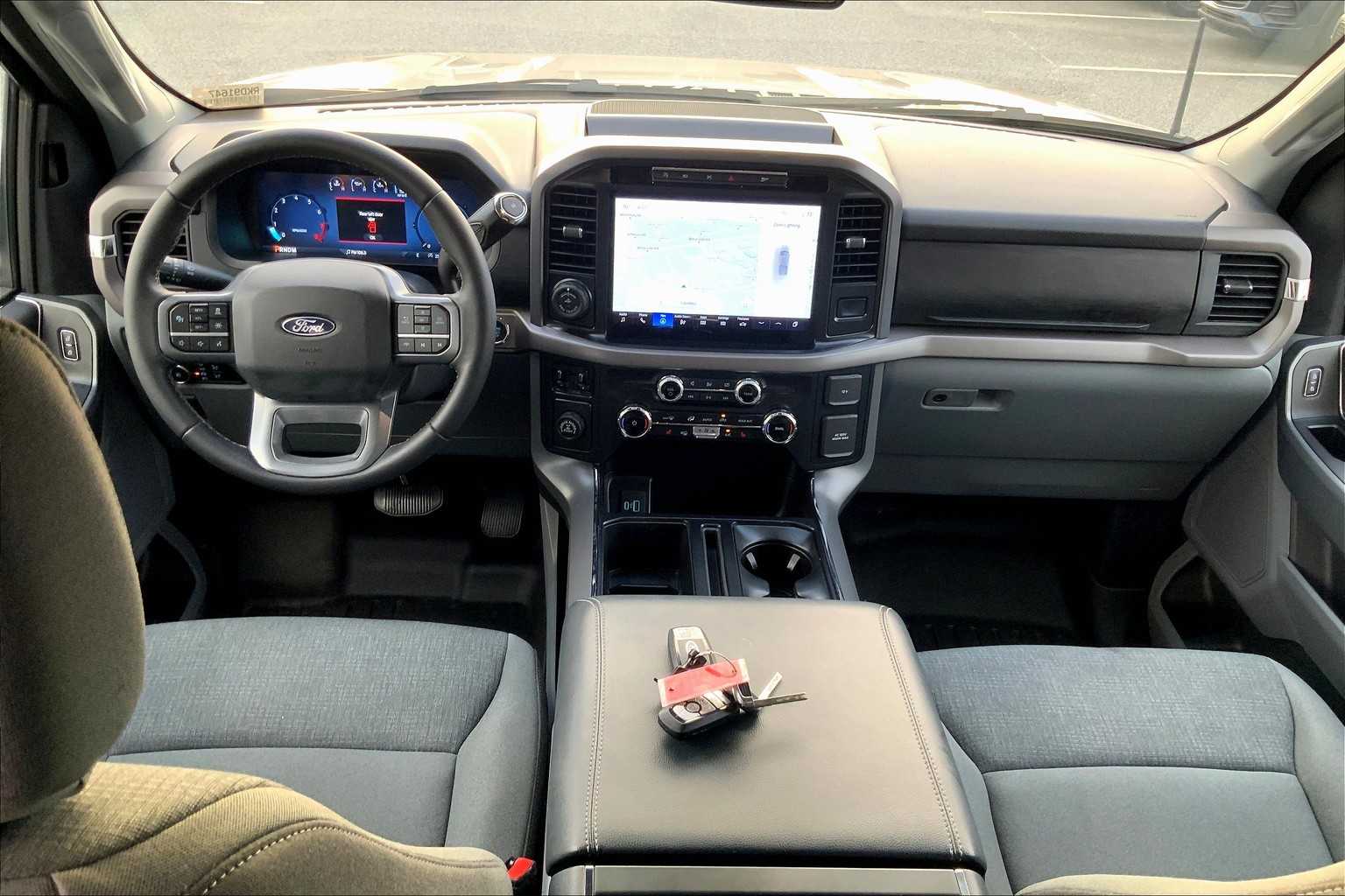 2024 Ford F-150 XLT photo 13