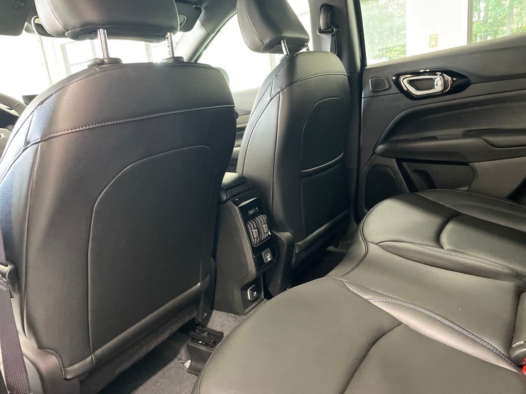 2025 Jeep Compass Limited photo 10