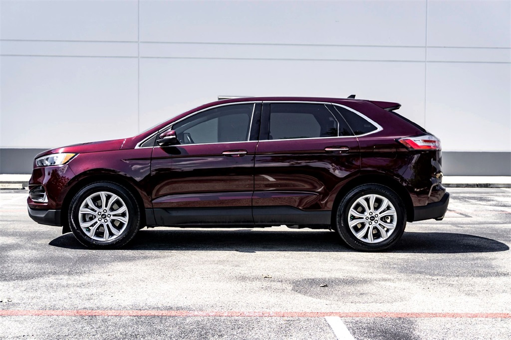 2024 Ford Edge Titanium photo 7