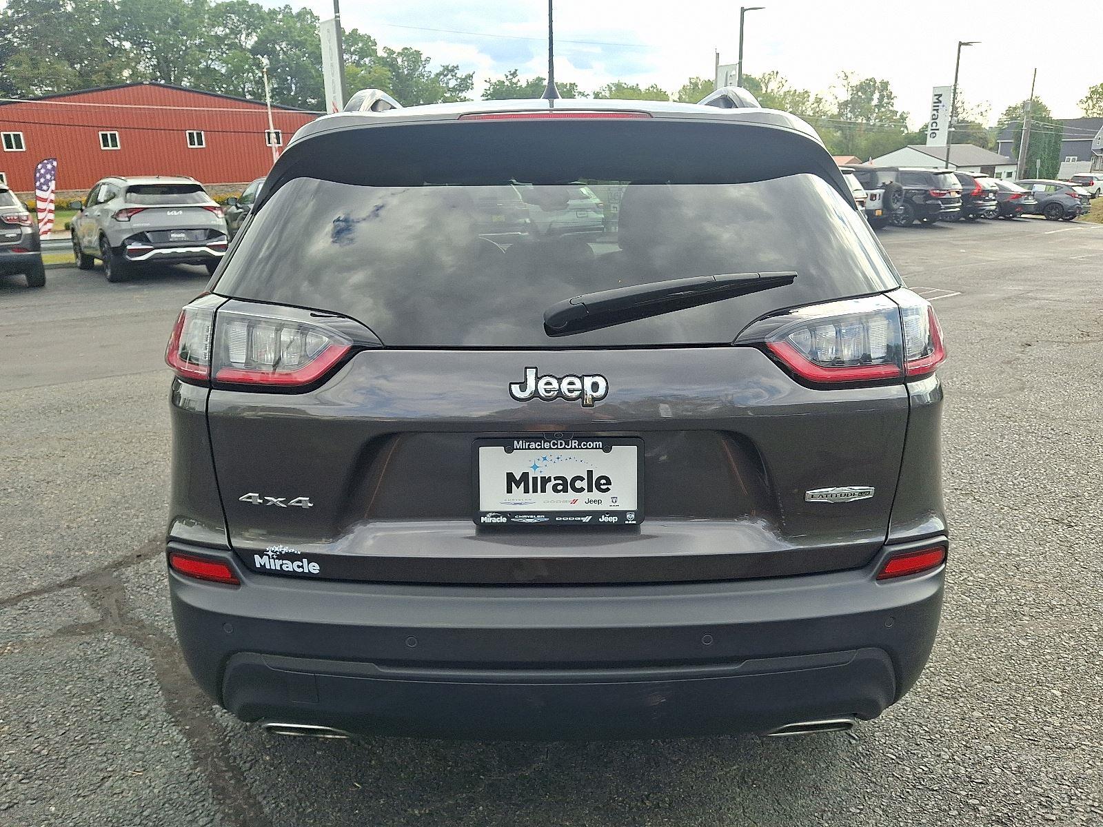 2022 Jeep Cherokee Latitude Lux photo 6