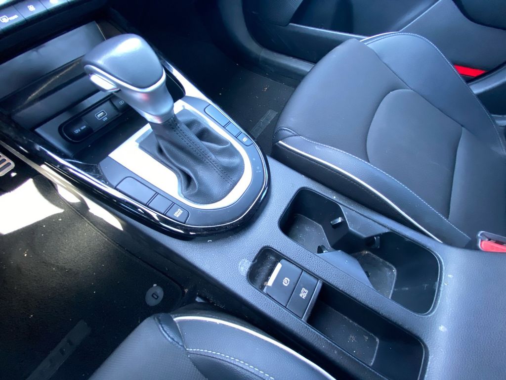 2024 Kia Forte GT-Line photo 16