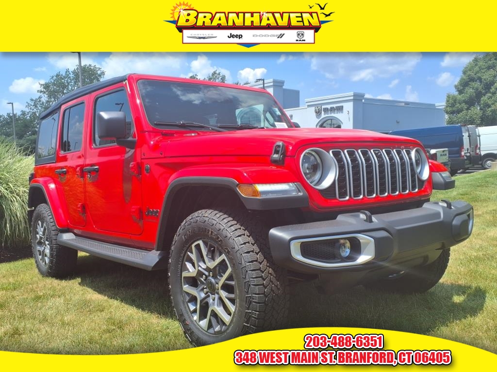 2025 Jeep Wrangler 4-Door Sahara's photo