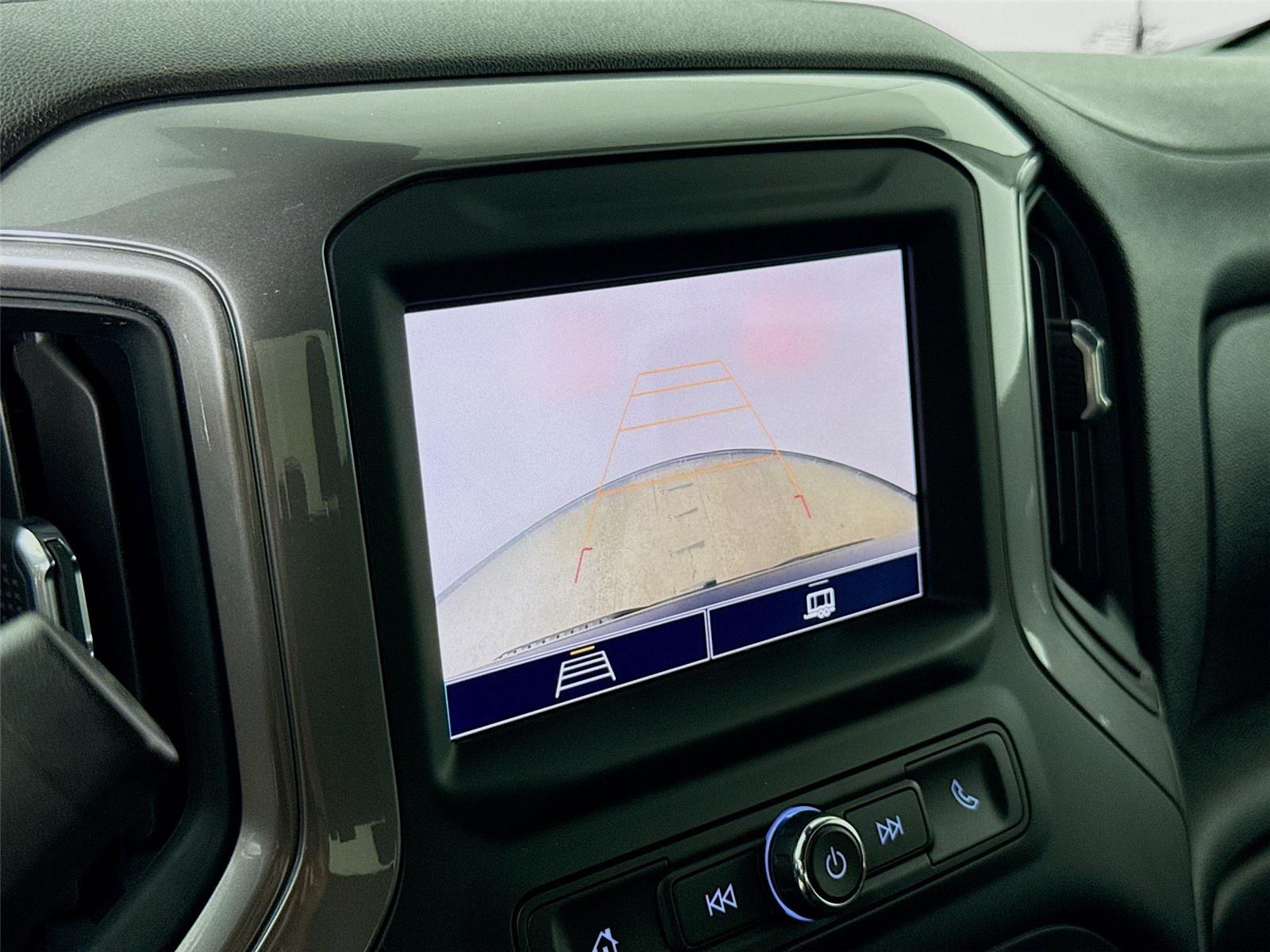 2022 Chevrolet Silverado 1500 Custom photo 11