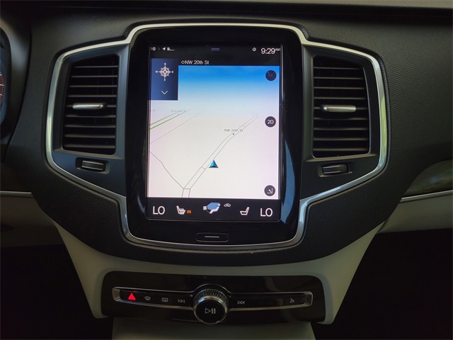 2019 Volvo XC90 T6 Momentum photo 18