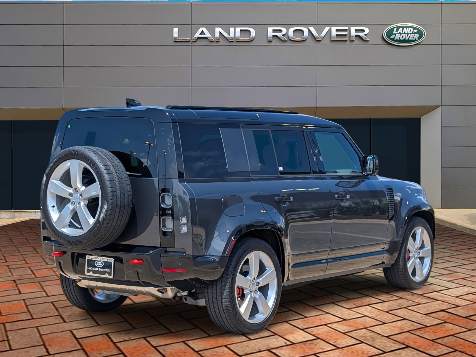 2025 Land Rover Defender 110 photo 4