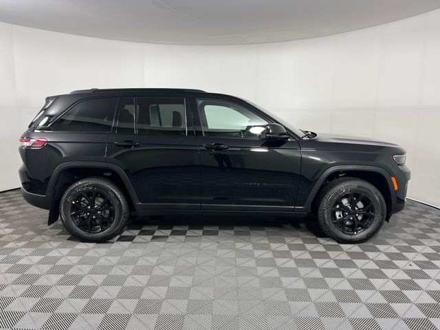 2025 Jeep Grand Cherokee Altitude X photo 4