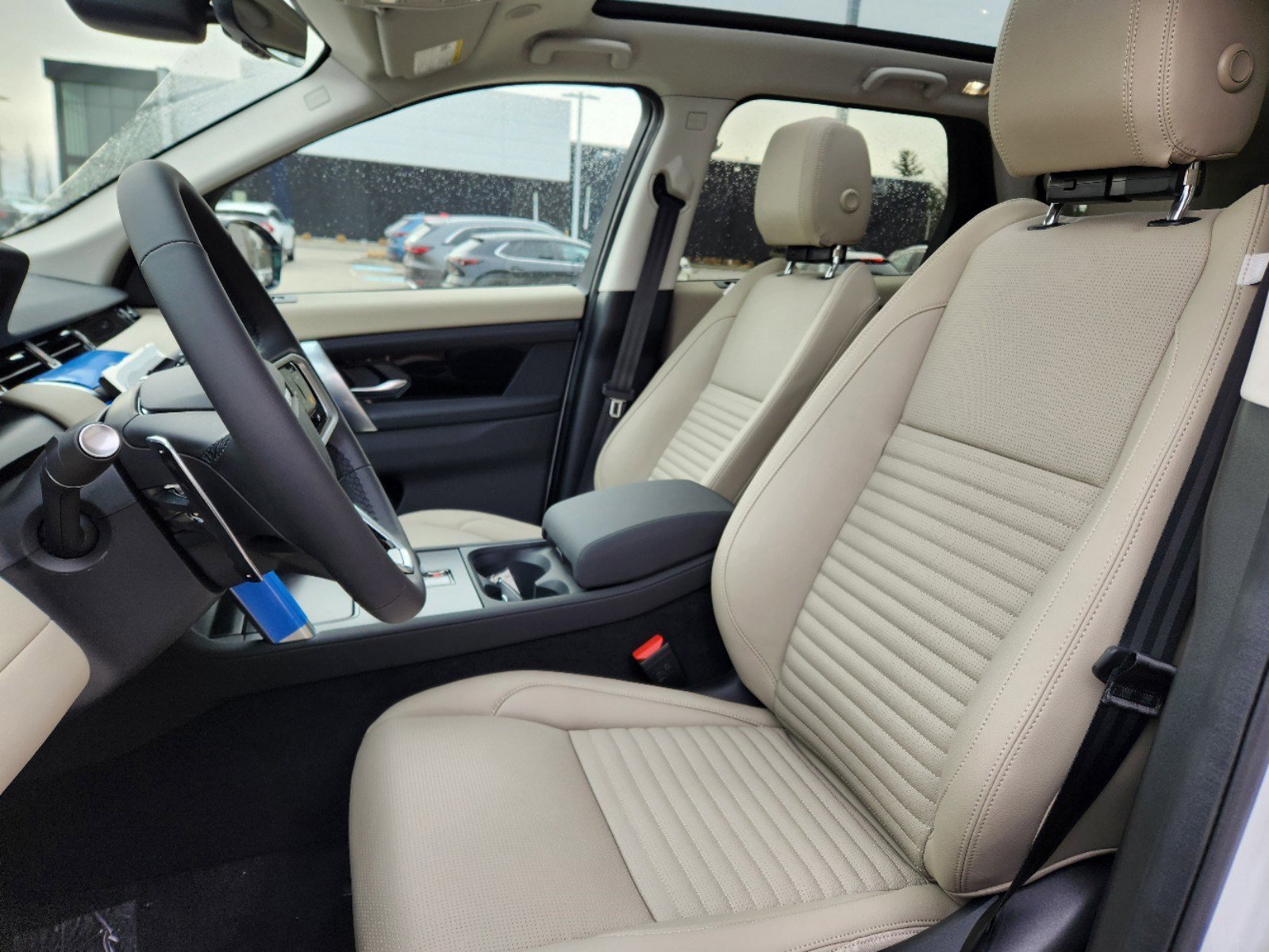2025 Land Rover Discovery Sport S photo 6