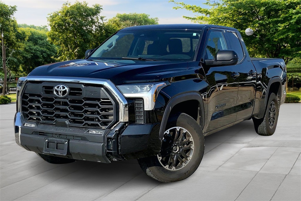 2023 Toyota Tundra SR5's photo