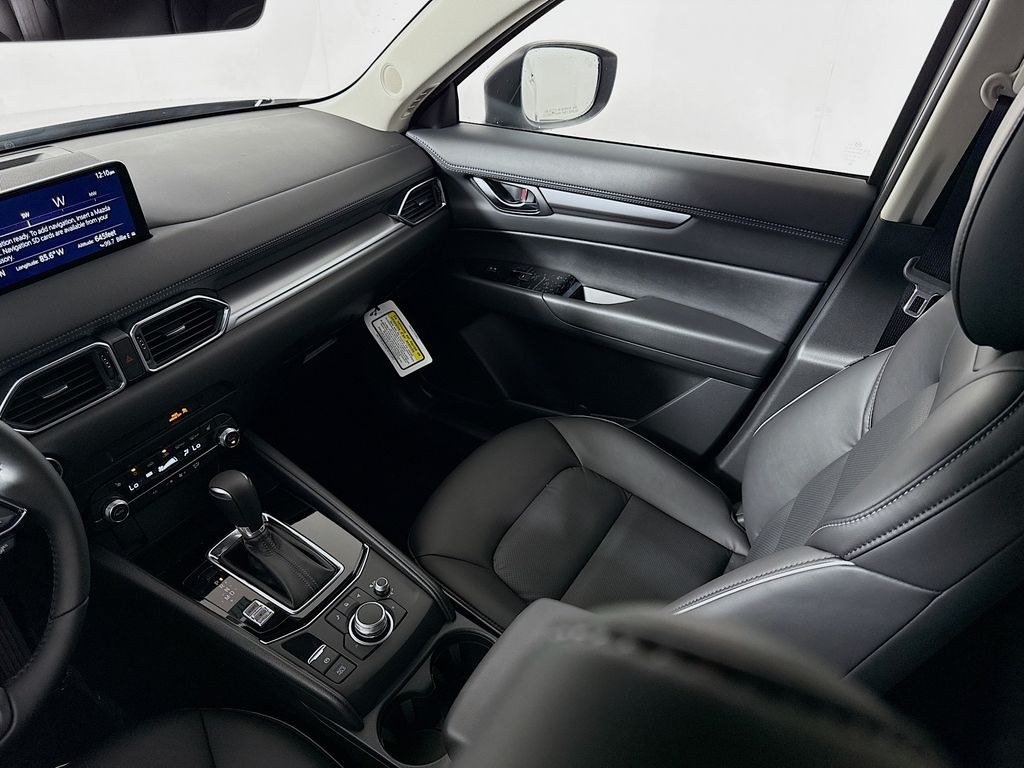 2025 Mazda CX-5 2.5 Select photo 22