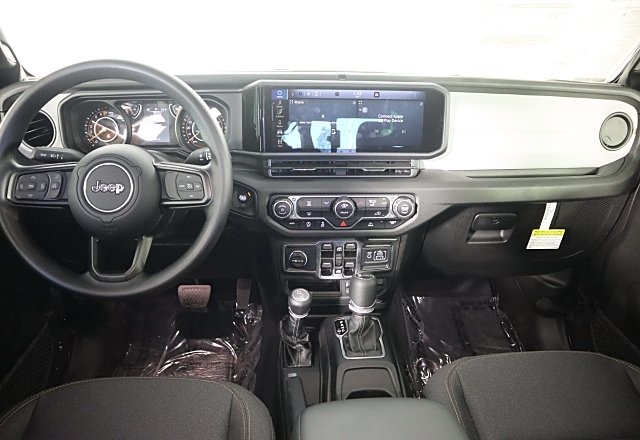 2025 Jeep Gladiator photo 9