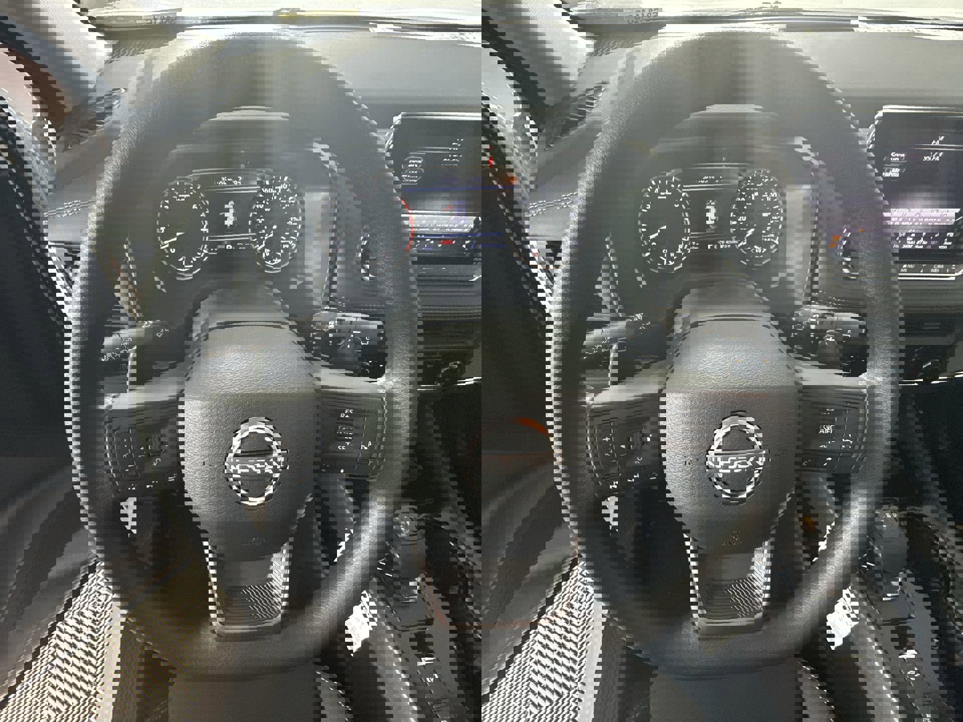 2025 Nissan Rogue S photo 13