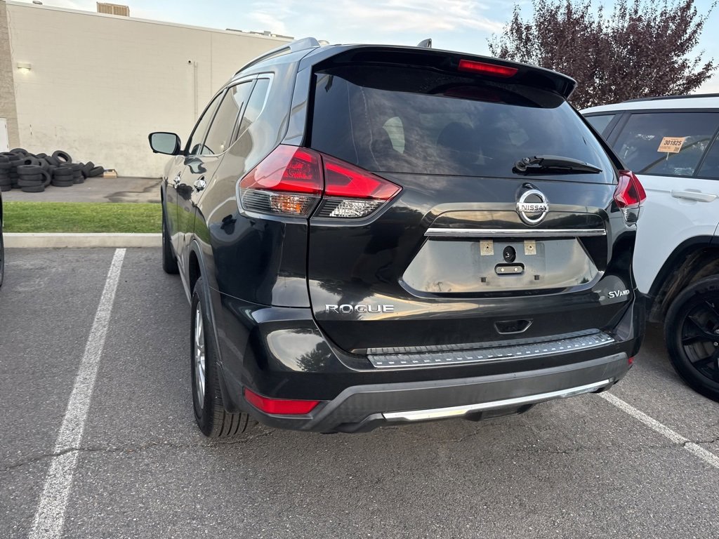 2018 Nissan Rogue SV photo 13