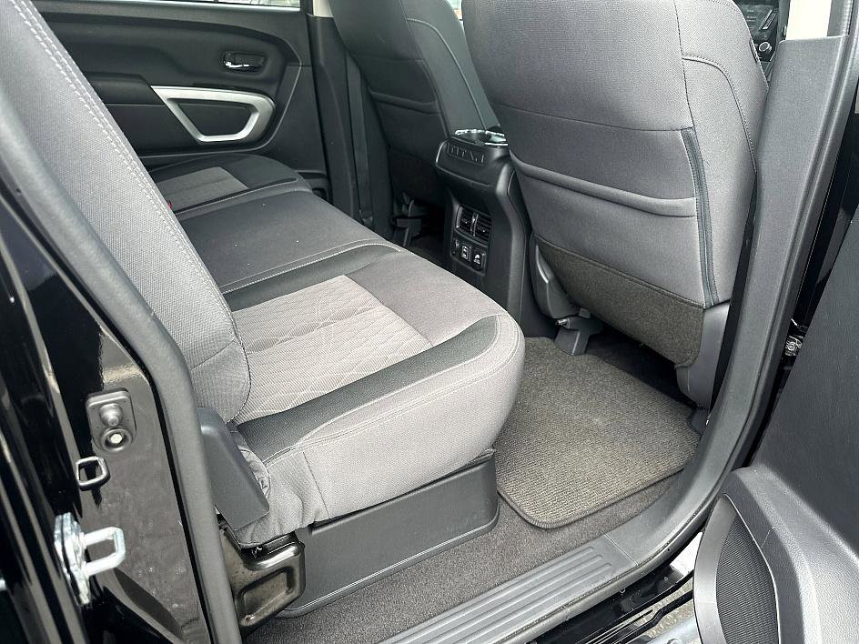 2024 Nissan Titan SV photo 16