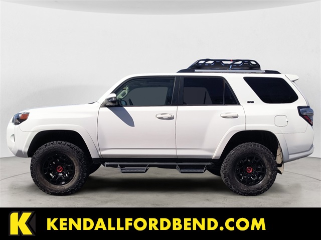 2022 Toyota 4Runner SR5 Premium photo 2