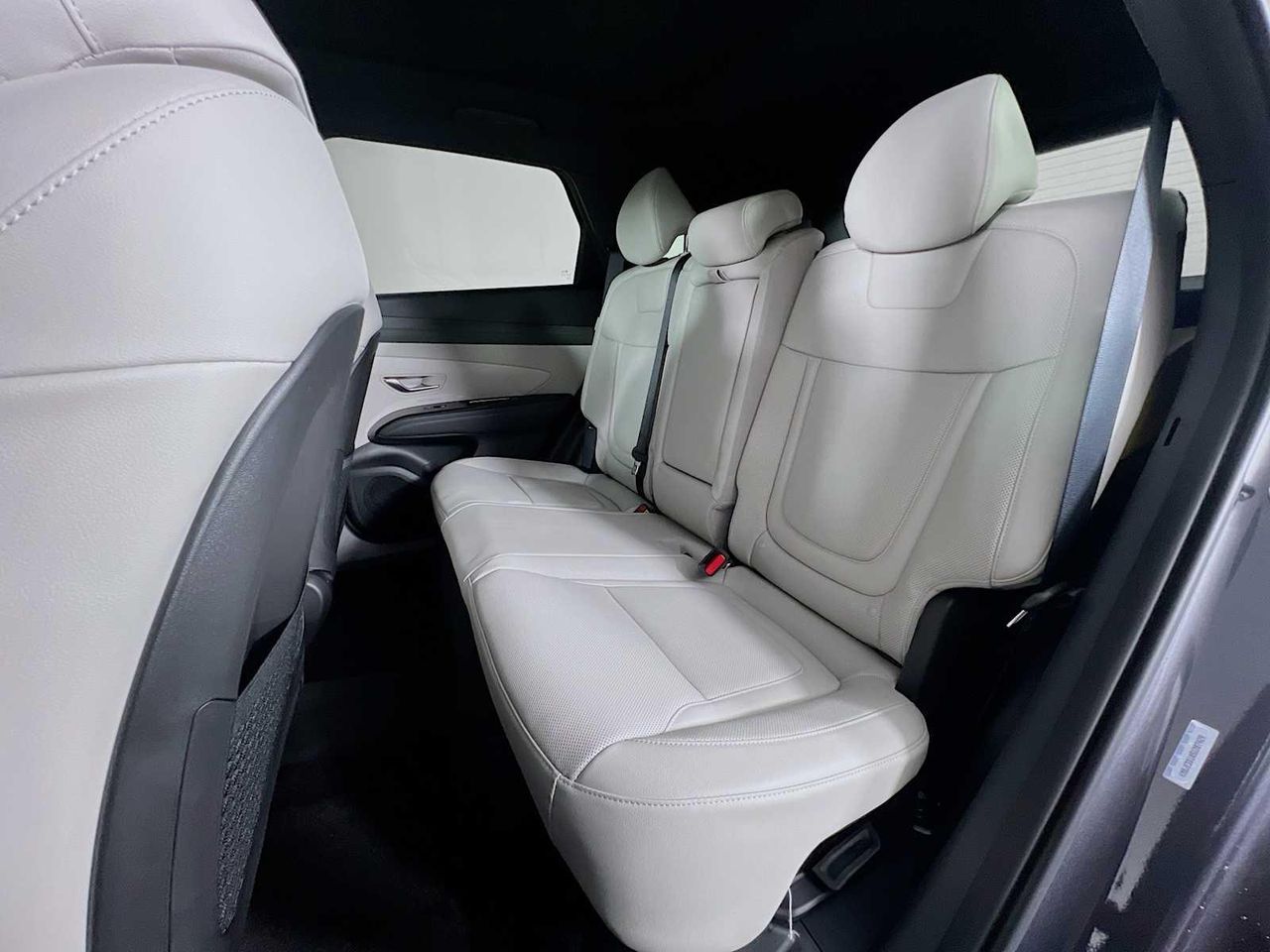 2025 Hyundai Tucson Hybrid Limited photo 12