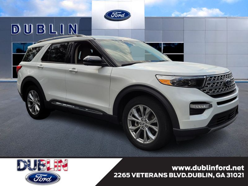 2022 Ford Explorer Limited's photo